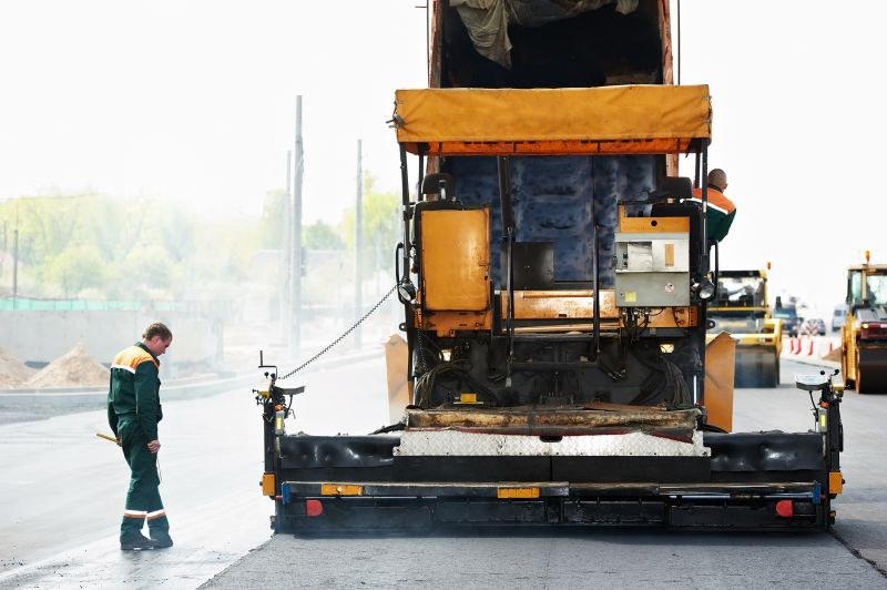 Benefits Of Commercial Asphalt Paving For High-Traffic Properties
